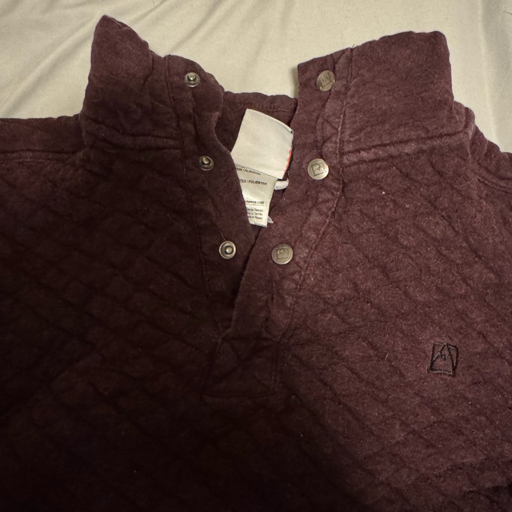 Avalanche Maroon Quilted Sweatshirt - Picture 4 of 4